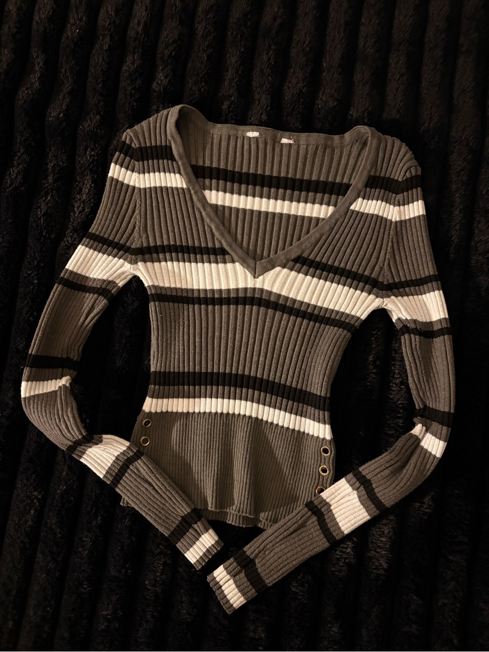 vintage long sleeve top with gold hardware